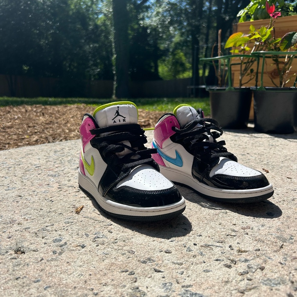 Nike Jordan 1’s       Women’s 7 | Kids 5